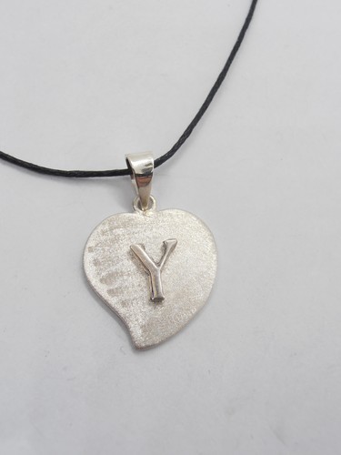 Iniziale ciondolo cuore - y,
