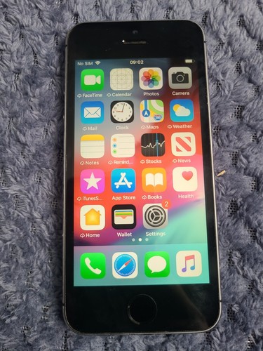 Apple iphone 16gb unlocked - 5s,