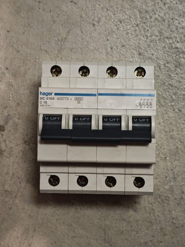 Interruttore automatico