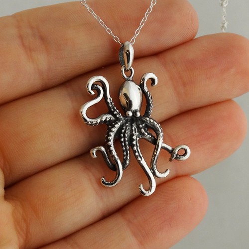 Collana con ciondolo - ,