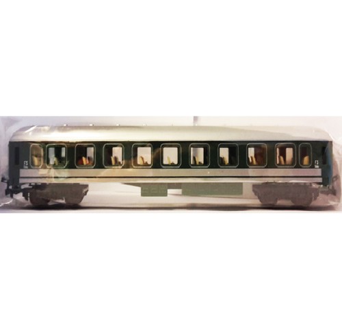 Vagone passeggeri per - per, treno