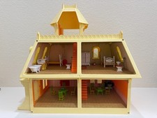 Rara casa delle bambole