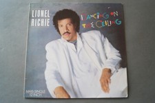 Lionel Richie - Dancing on the