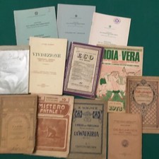 Interessante LOTTO DI 12 LIBRI