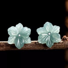 Orecchini a fiore in giadeite