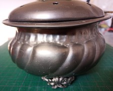 Vaso in peltro con coperchio