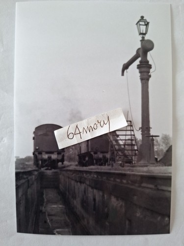 Fotografia deposito locomotive - fotografia,
