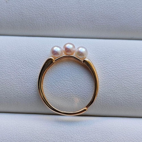 Anello originale con perle per