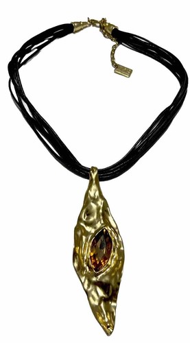 Collana con ciondolo