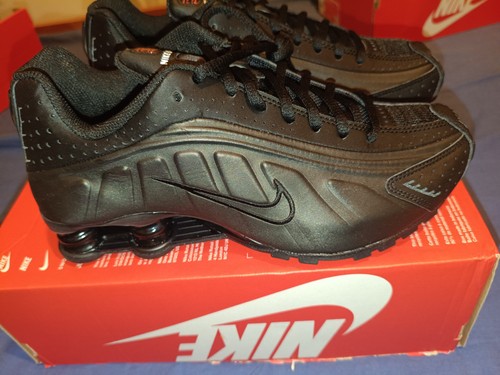 Nike shox sneaker nero - r4,