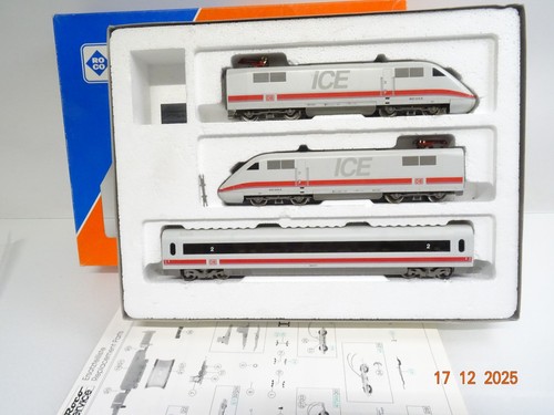 Roco 43877 treno - ac,