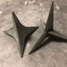 Dispositif Anti-Vol Avec Clou En Forme De Triangle Pour Perforer Les Pneus Des