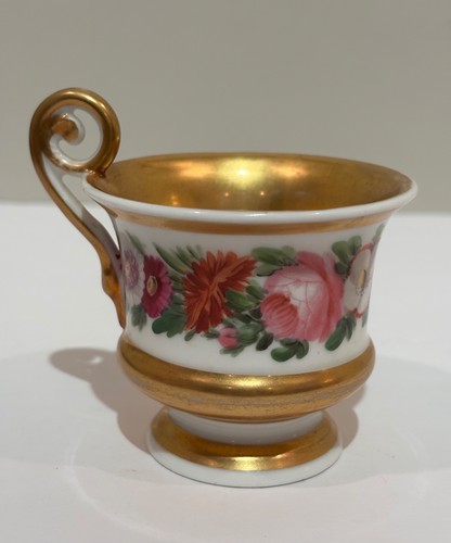 Antica tazza mobile - , porcellana