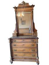 Antico cassettone con