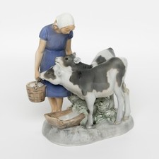 STATUINA PORCELLANA ROYAL COPENHAGEN BING&GRONDAHL "Ragazza con Vitelli" CM. 20
