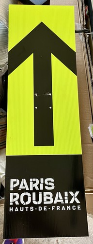 Vélo panneau flèche jaune - flèche,