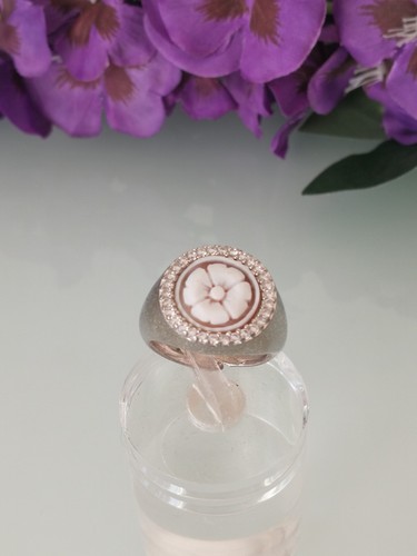 Anello con cammeo conchiglia