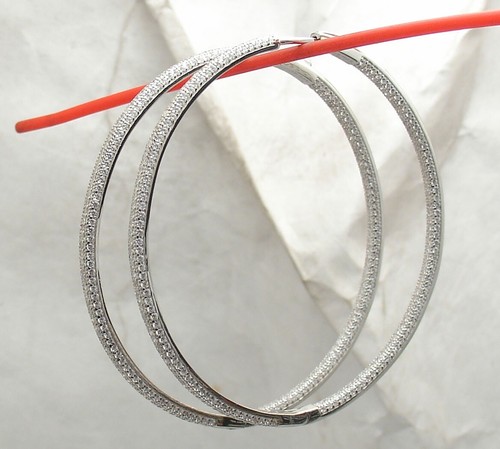 Inside out pave set - ,