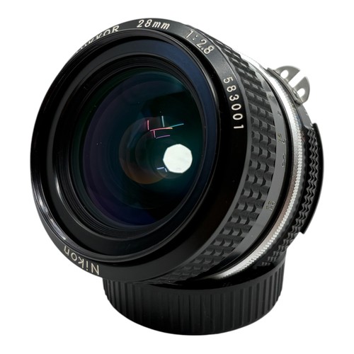 Mint nikon nikkor 28mm 8 - mint, f/2.8
