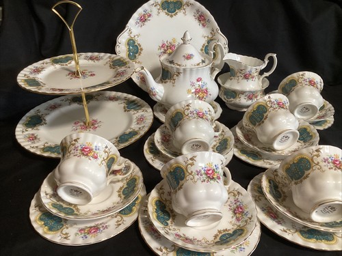 Royal albert bone china - albert, 24
