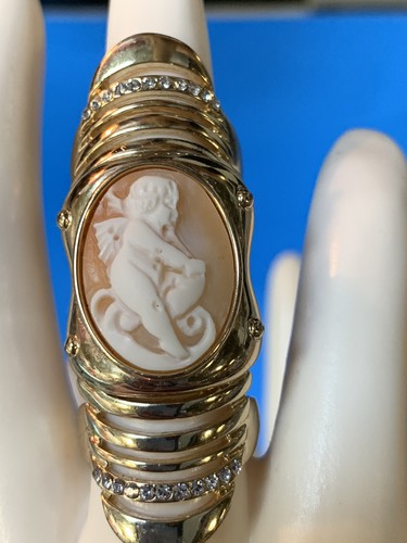 Anello con nocche articolate