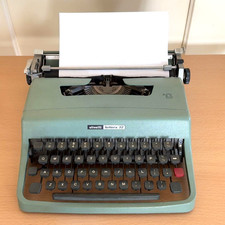 Olivetti Lettera 32 Typewriter