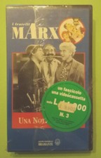 VHS Film Ita Commedia I Fratelli Marx UNA NOTTE SUI TETTI Videocassetta(V150)