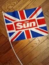 BANDIERA INGLESE THE SUN MAGAZINE PRESS JUBILEE OR WORLD CUP (?)  COME FOTO