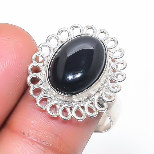 Anello con pietre preziose