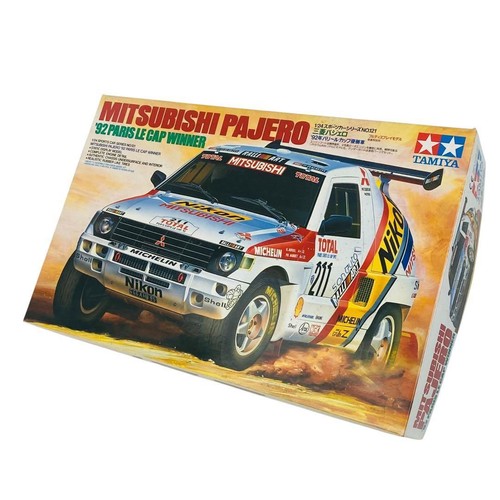 Modellino plastica auto - plastica,