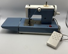 Macchina da cucire giocattolo