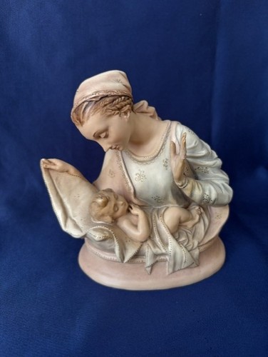 Rara statuina porcellana