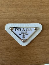 Targhetta Simbolo Badge Logo PRADA MILANO triangolo BIANCO