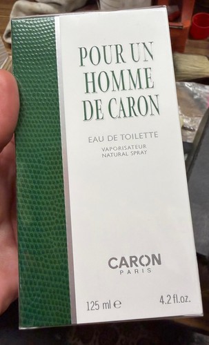 Caron pour homme de - un,
