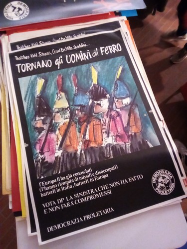 Manifesto democrazia - manifesto,