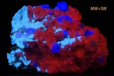 Scheelite fluorescente