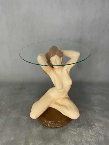 Tavolo con figure donna - tavolo,