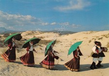 Cartolina Costumi Tradizionali Sardi Siniscola donne con ombrello