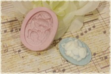 stampo in gomma per fimo cernit forma di "maneki neko" gatto misura 4x3cm