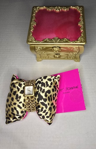 Betsey johnson gold tone - betsey,