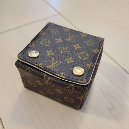 Louis vuitton monogram - louis,