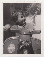 Carino bambino giovane ragazzo