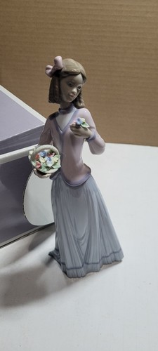 Lladro porcelain figurine - lladro,