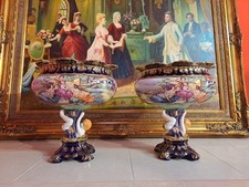 Coppia di vasi in porcellana