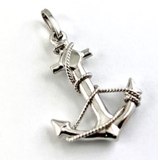 18kt Gold Still White Pendant