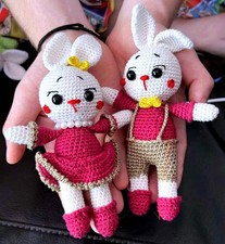 Coppia di bambole coniglietti