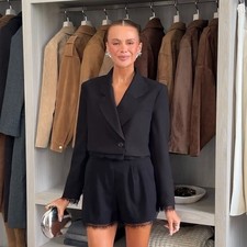ZARA: Blazer corto nero in