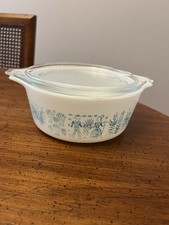 Pyrex Amish Butterprint 472
