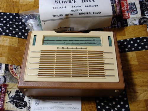 Philips transistor radio - , model