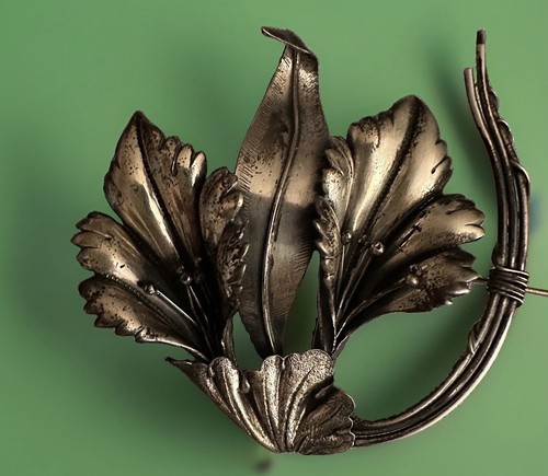 Antica grande spilla fiore